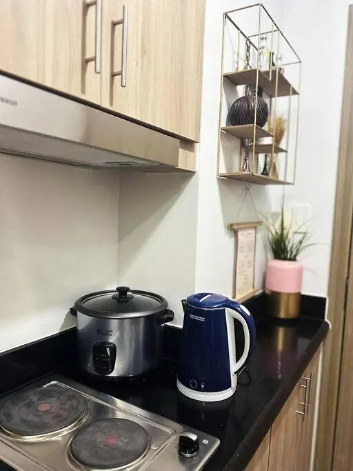 アパート Mid-Century Extent Condo Unit @ Shore 2, Moa マニラ市