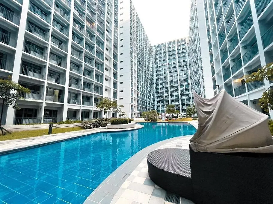 Mid-Century Extent Condo Unit @ Shore 2, Moa マニラ市