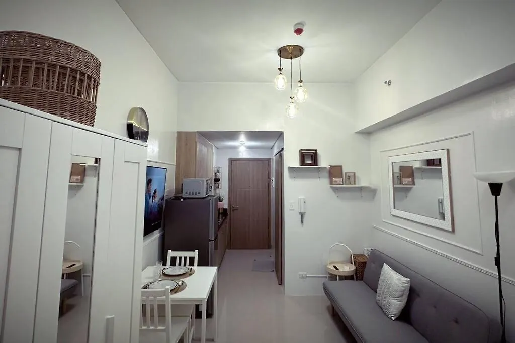 Apartment Mid-Century Extent Condo Unit @ Shore 2, Moa Manila