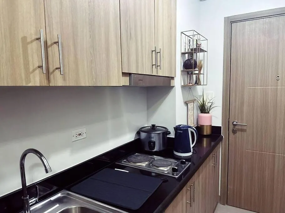Mid-Century Extent Condo Unit @ Shore 2, Moa Manila 0*,