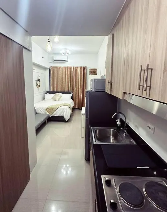 Mid-Century Extent Condo Unit @ Shore 2, Moa Manila Apartment