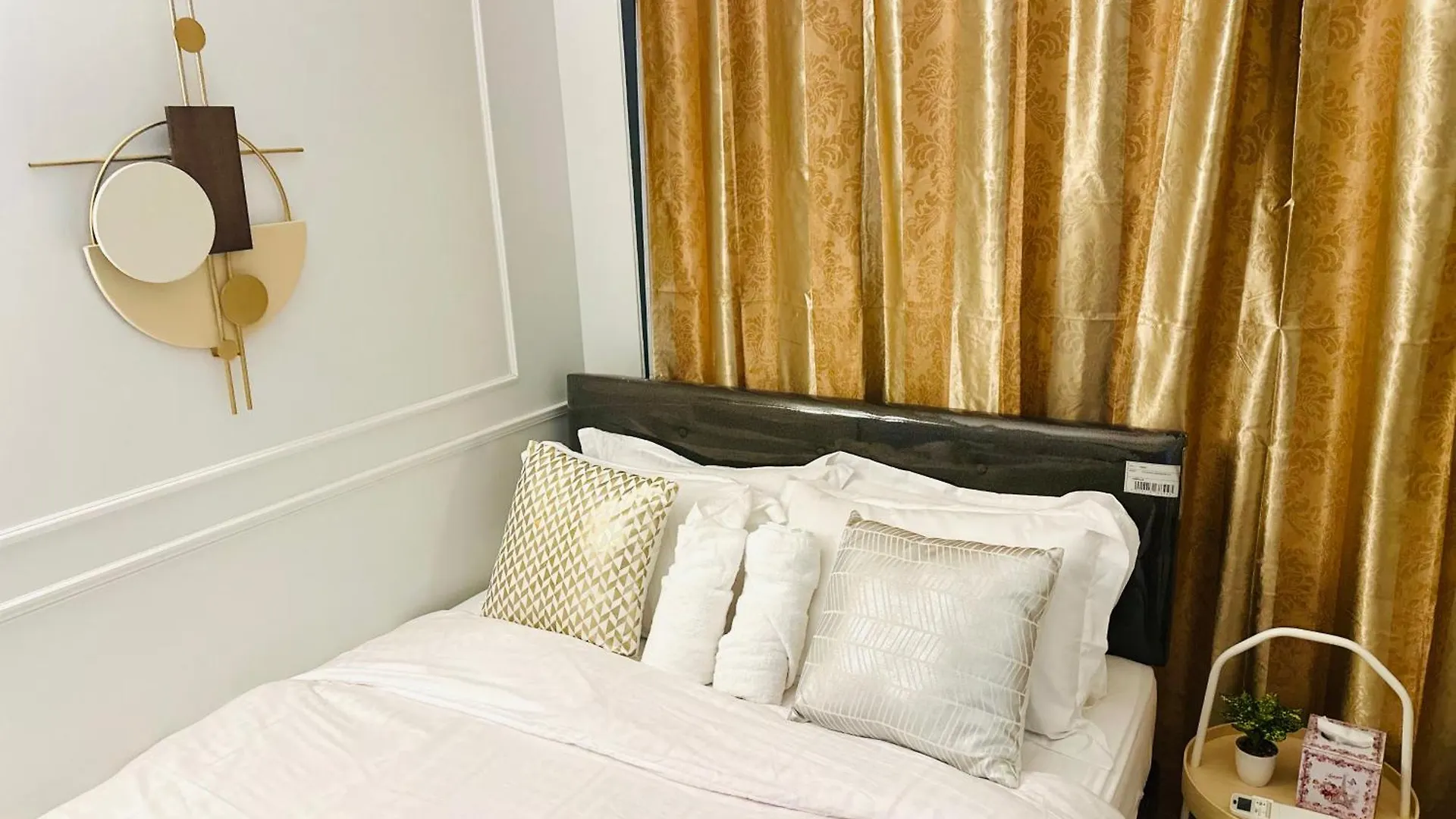 Mid-Century Extent Condo Unit @ Shore 2, Moa Manila
